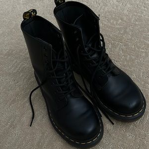 Selling barely worn black dr. Martens. I’ve worn them 3 times.